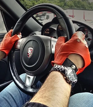Driving gloves